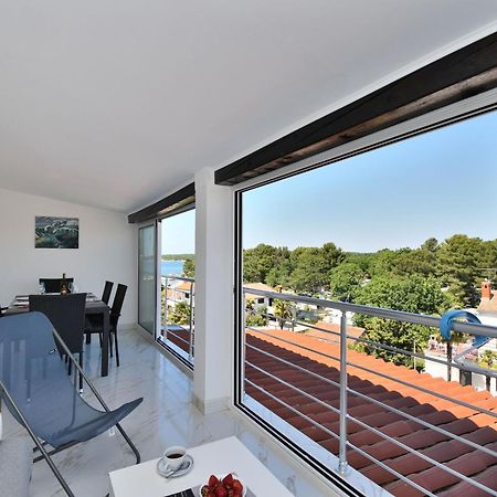 Apartments Ester Funtana Exterior photo